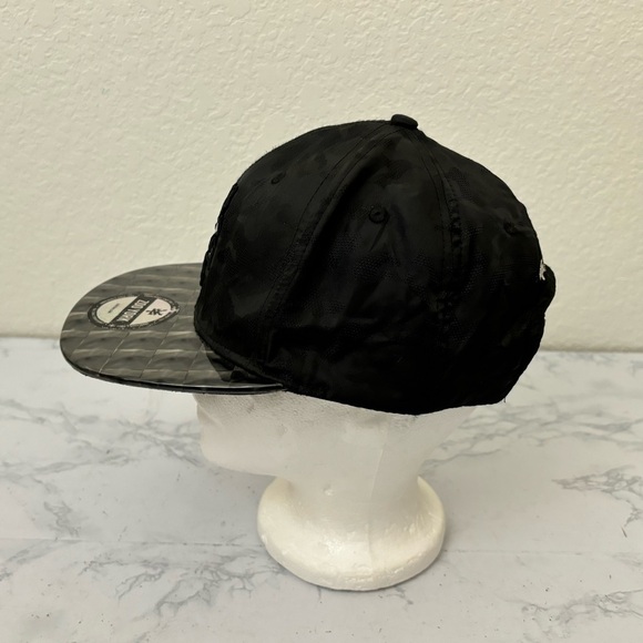Zoo York Hat Black SnapBack Black Baseball Logo Streetwear Abstract Wide Bill C2 - Picture 2 of 8